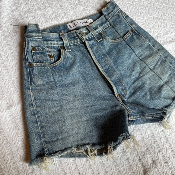 Levi’s EB Denim patchwork jean shorts 24 - Picture 4 of 6
